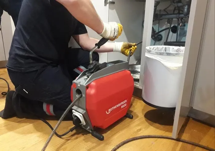 Lavabo Tıkanıklığı Neden Olur? Evde Açmak Mümkün mü?